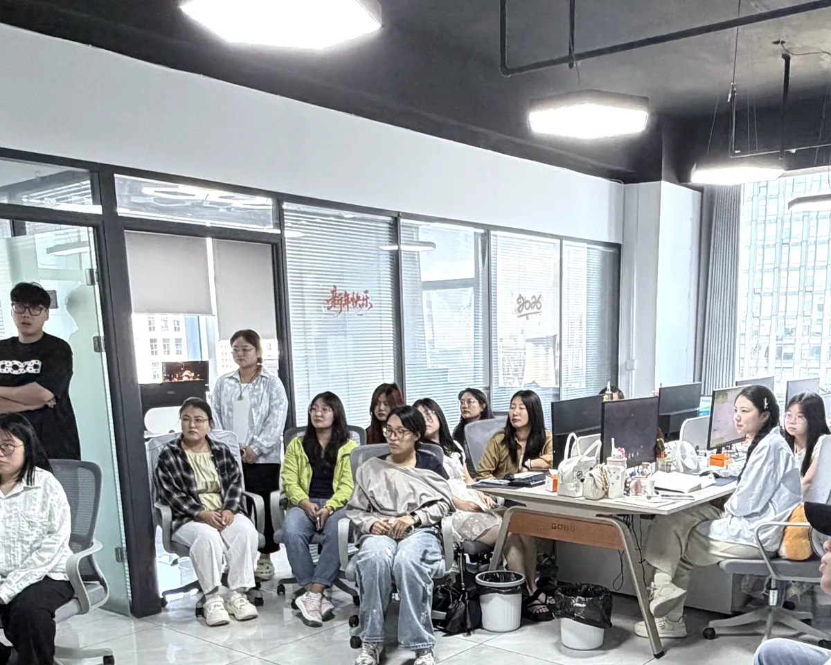 A working session with the delivery team gathered for a walkthrough.